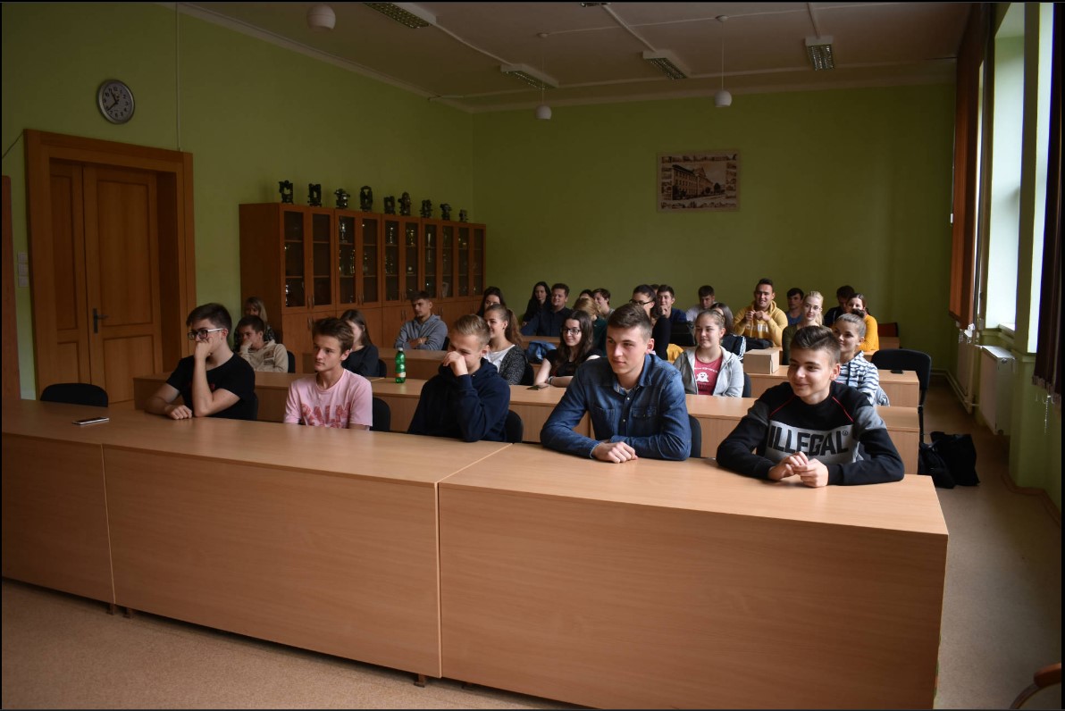 Промислово-будівельна школа у Словаччині